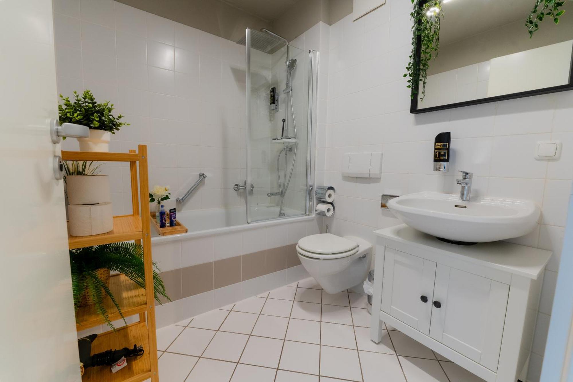 Deluxe Apartment I Klimaanlage I Tiefgarage I Balkon I Wlan Магдебург Экстерьер фото
